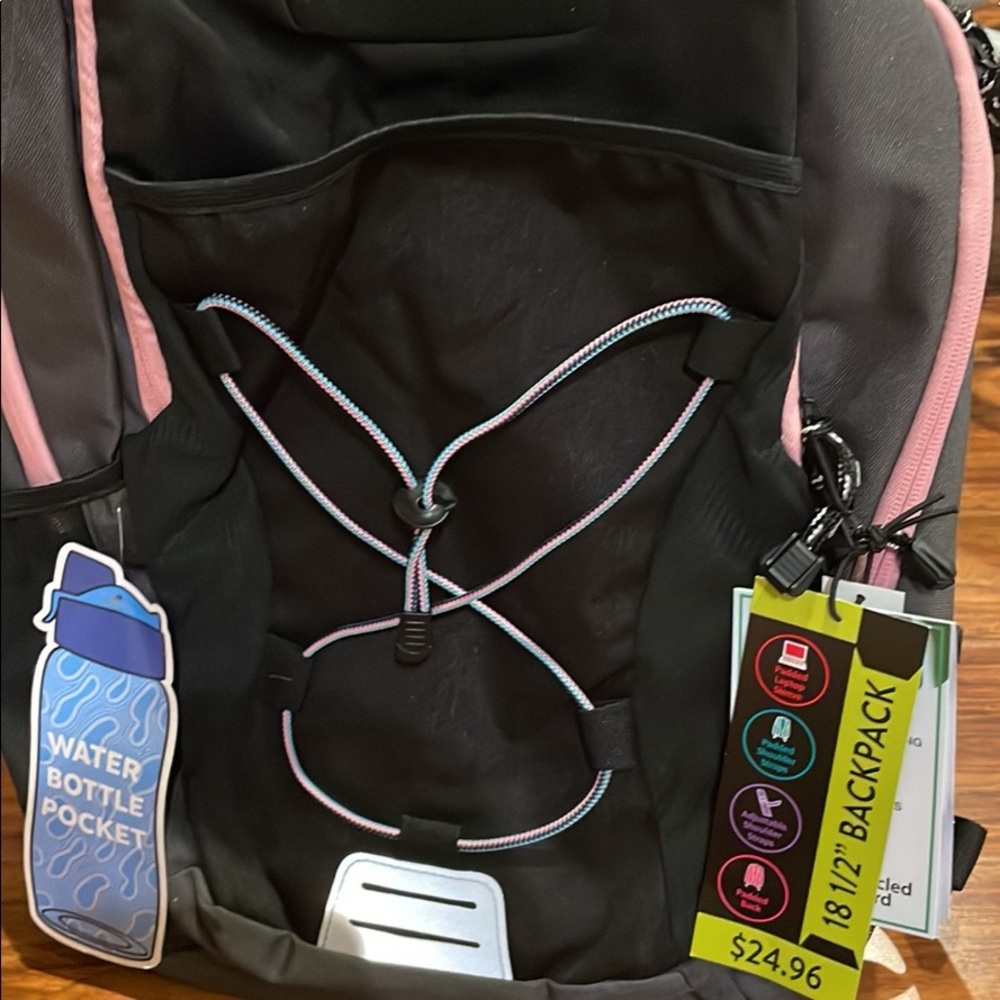 New East sport unisex Summit
Bungee backpack charcoal